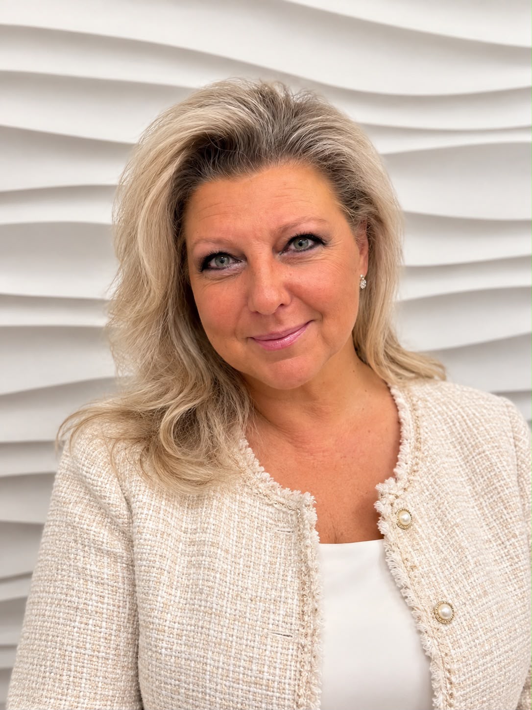 Анна Лацушба, учитель начальных классов / Anna Latsushba, Primary Teacher — Riverside School